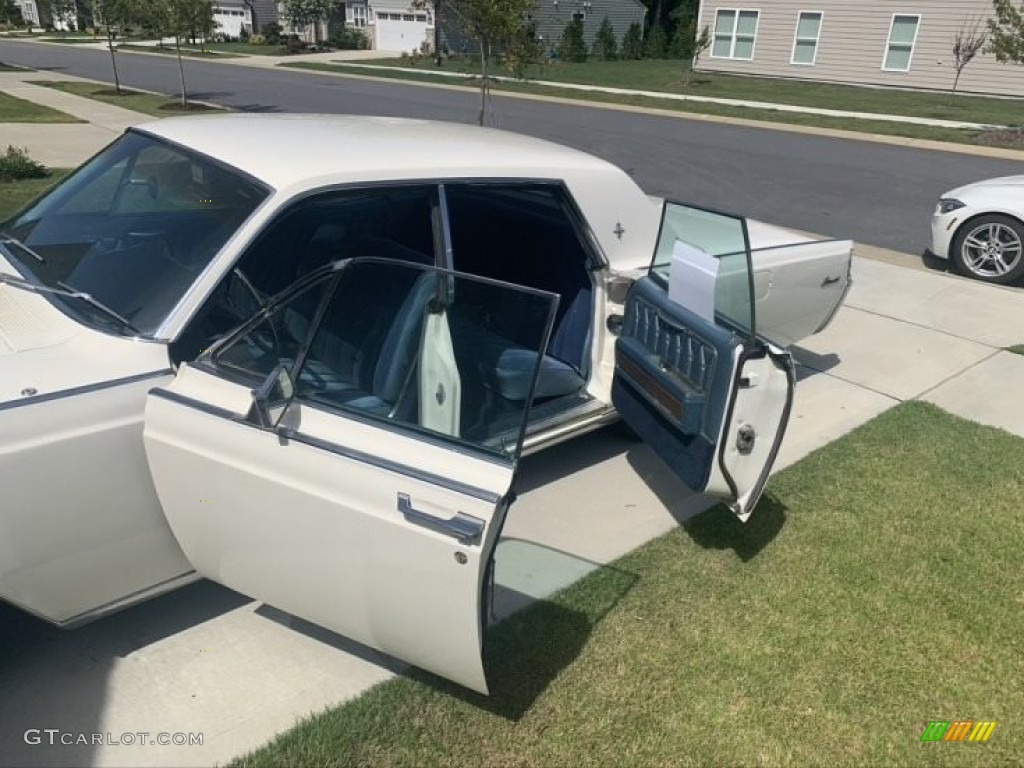 1969 Lincoln Continental Mark III Blue Door Panel Photo #140434417