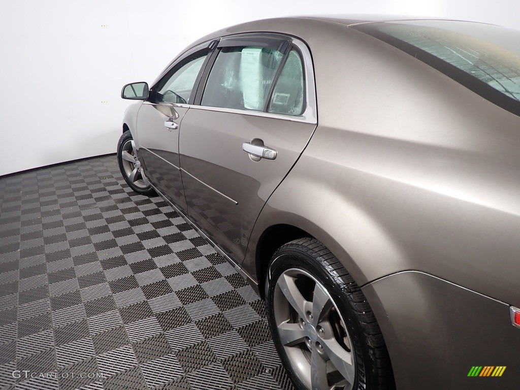 2012 Malibu LT - Taupe Gray Metallic / Ebony photo #17