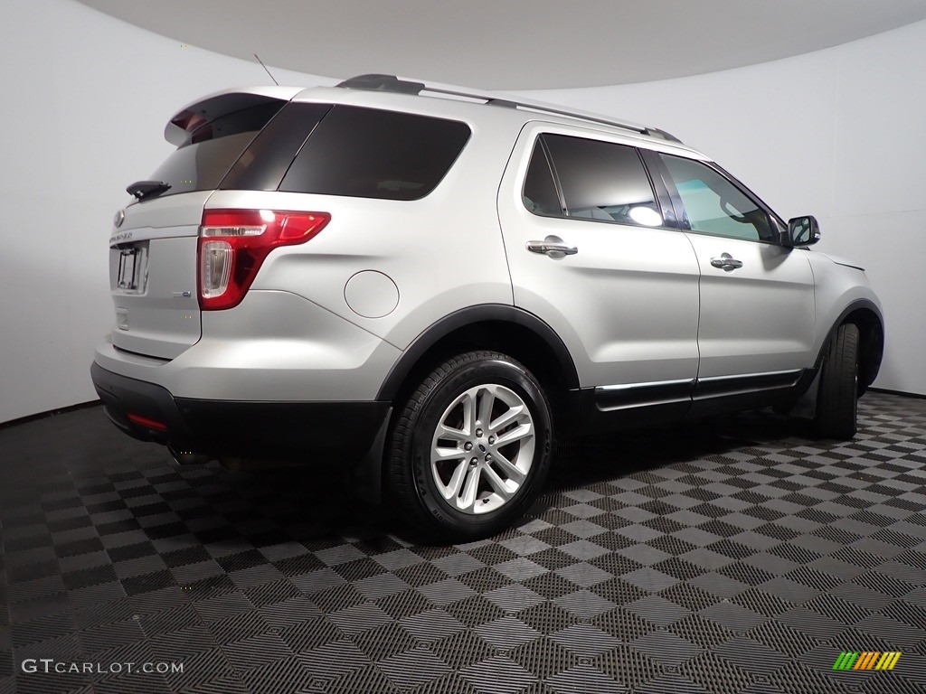 2015 Explorer XLT 4WD - Ingot Silver / Charcoal Black photo #15