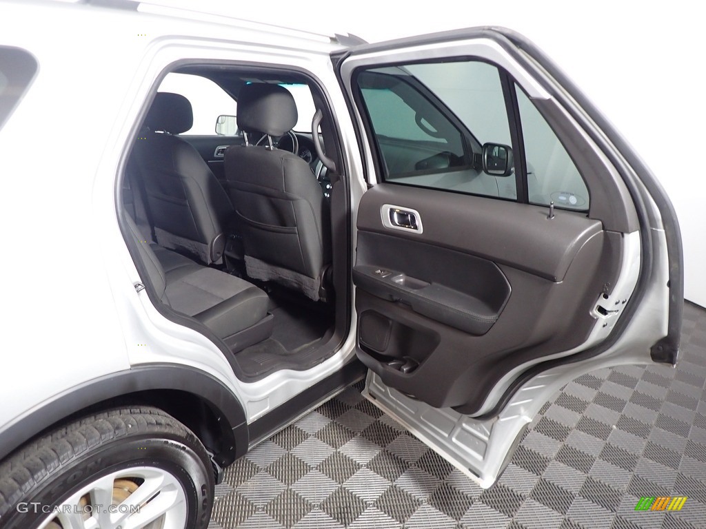 2015 Explorer XLT 4WD - Ingot Silver / Charcoal Black photo #38