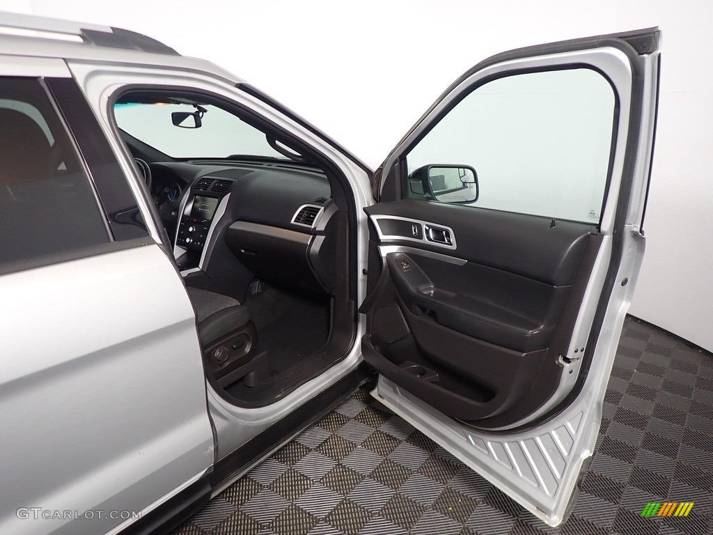 2015 Explorer XLT 4WD - Ingot Silver / Charcoal Black photo #40
