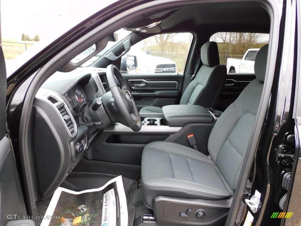 2020 1500 Big Horn Night Edition Crew Cab 4x4 - Diamond Black Crystal Pearl / Black photo #11