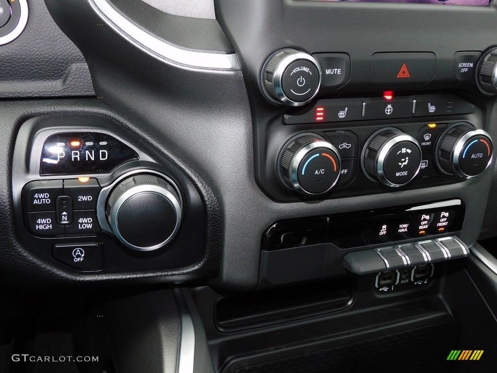 2020 1500 Big Horn Night Edition Crew Cab 4x4 - Diamond Black Crystal Pearl / Black photo #18