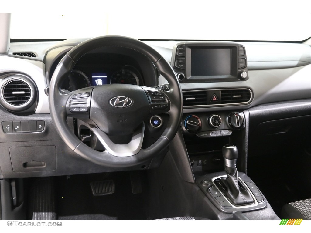 2018 Hyundai Kona SEL Gray Dashboard Photo #140447567