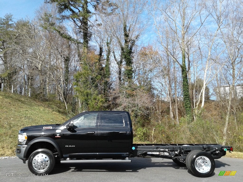 2020 5500 Tradesman Crew Cab 4x4 Chassis - Diamond Black Crystal Pearl / Black/Diesel Gray photo #1