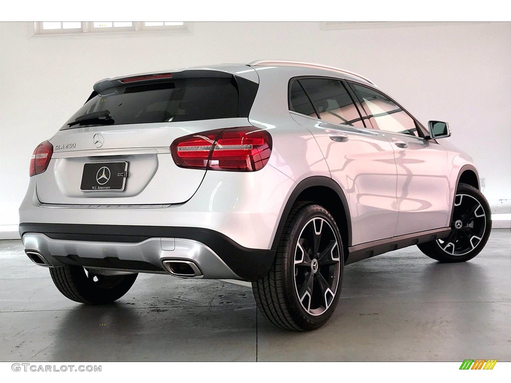 2020 GLA 250 - Iridium Silver Metallic / Black photo #13