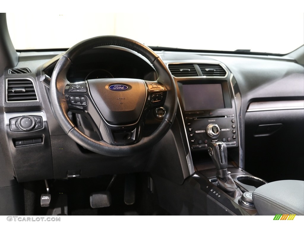 2018 Explorer Limited 4WD - Blue Metallic / Ebony Black photo #7