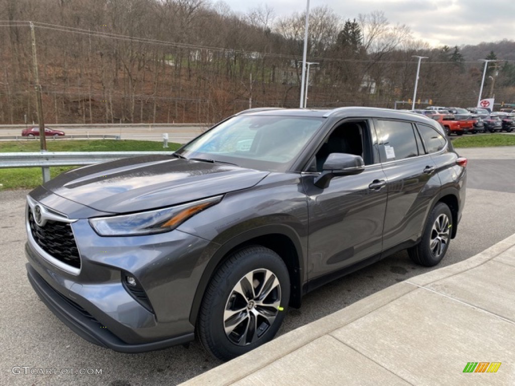 Magnetic Gray Metallic 2021 Toyota Highlander XLE AWD Exterior Photo #140456326