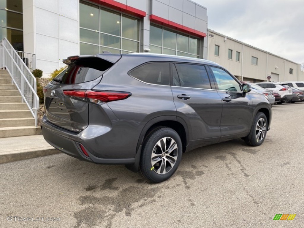 2021 Magnetic Gray Metallic Toyota Highlander XLE AWD 140450477 Photo