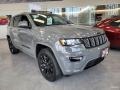 Sting-Gray - Grand Cherokee Laredo 4x4 Photo No. 1