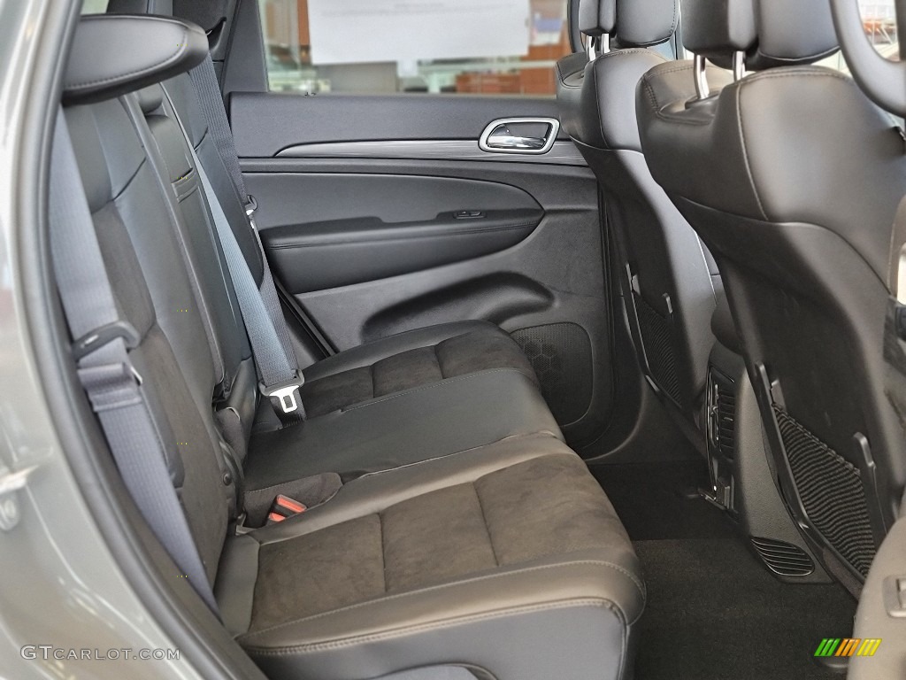2021 Grand Cherokee Laredo 4x4 - Sting-Gray / Black photo #4
