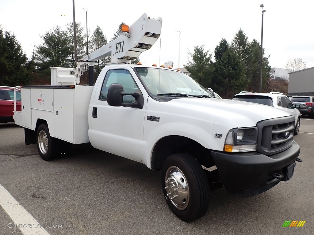2004 F450 Super Duty XL Regular Cab Chassis Utility - Oxford White / Medium Flint photo #2
