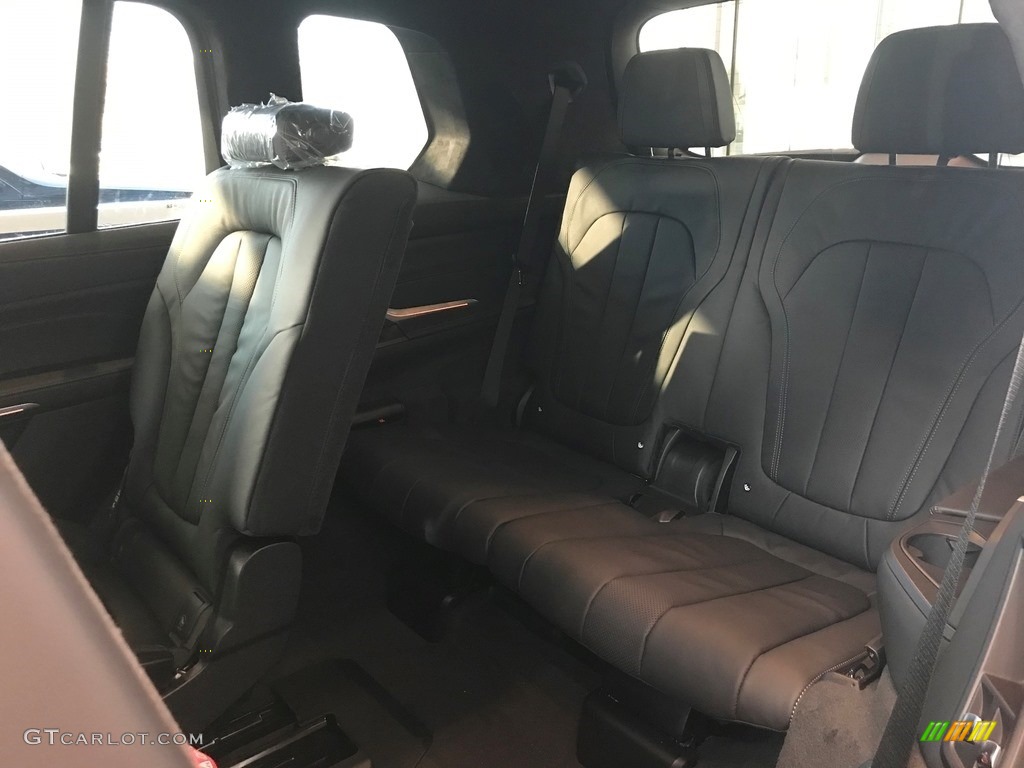 2021 BMW X7 xDrive40i Rear Seat Photo #140461972