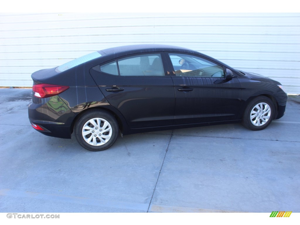 2019 Elantra SE - Phantom Black / Gray photo #10