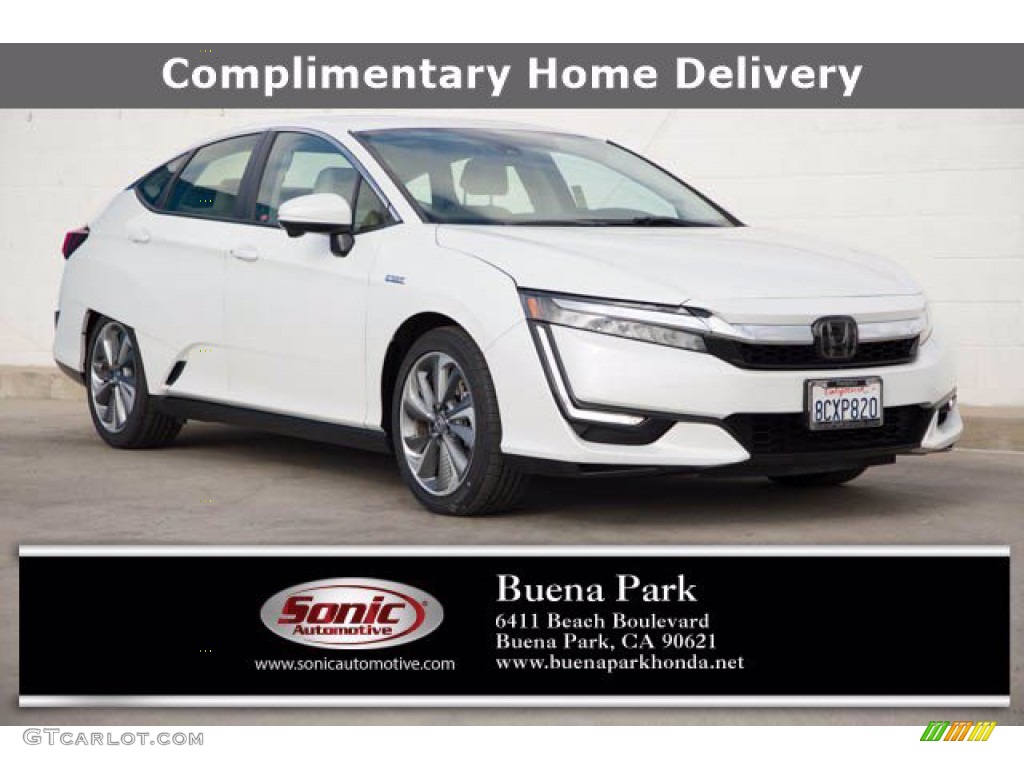 2018 Clarity Plug In Hybrid - Platinum White Pearl / Beige photo #1