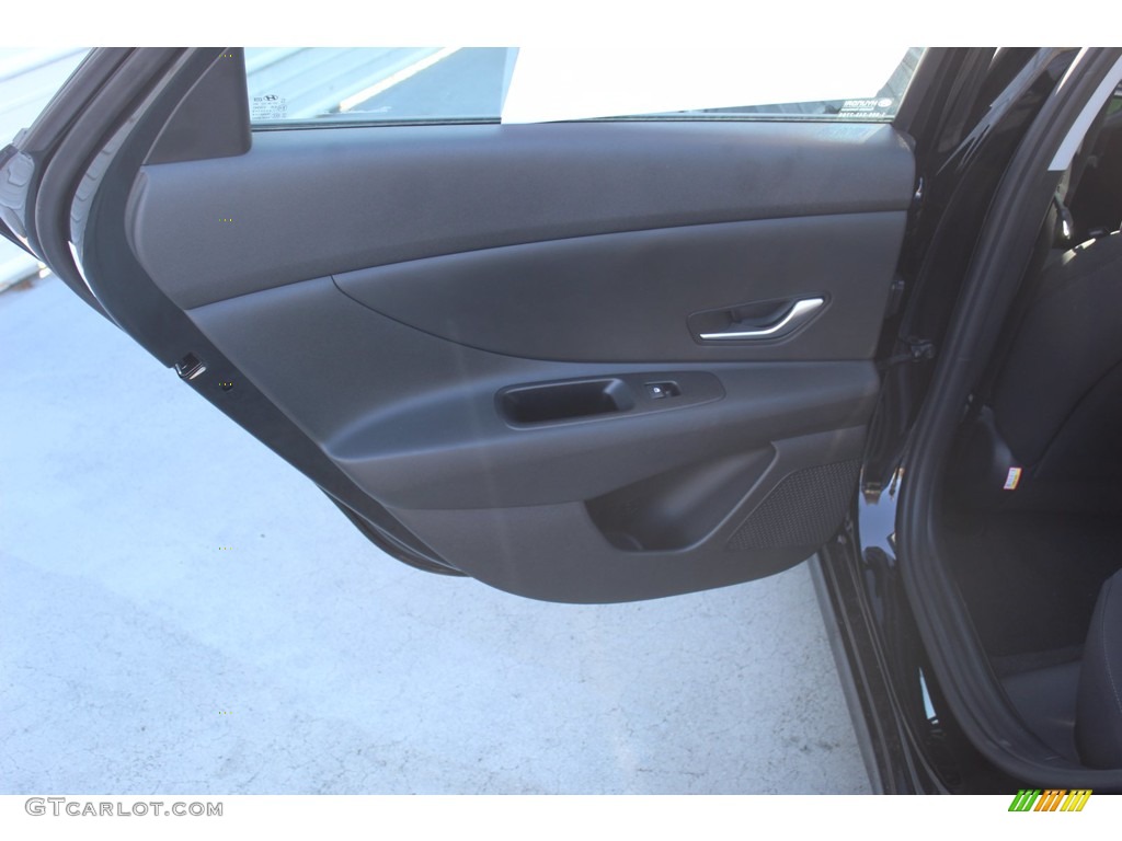 2021 Elantra SE - Phantom Black / Black photo #18
