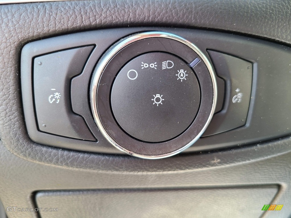 2017 Edge SEL AWD - White Gold Metallic / Dune photo #10