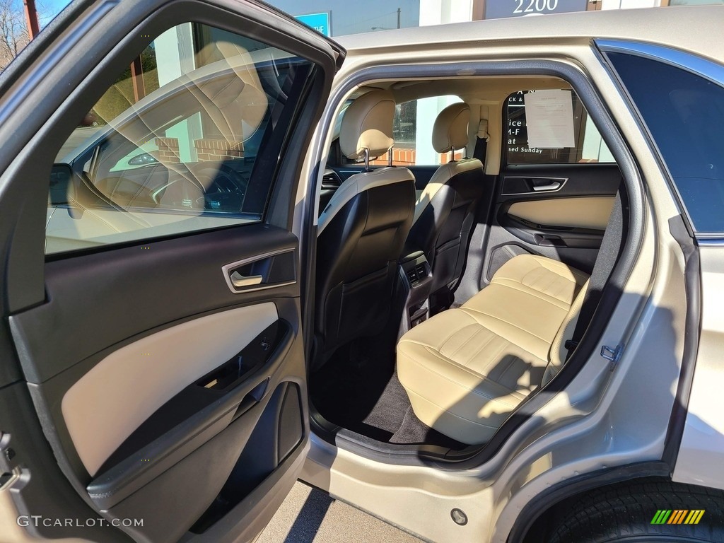 2017 Edge SEL AWD - White Gold Metallic / Dune photo #27
