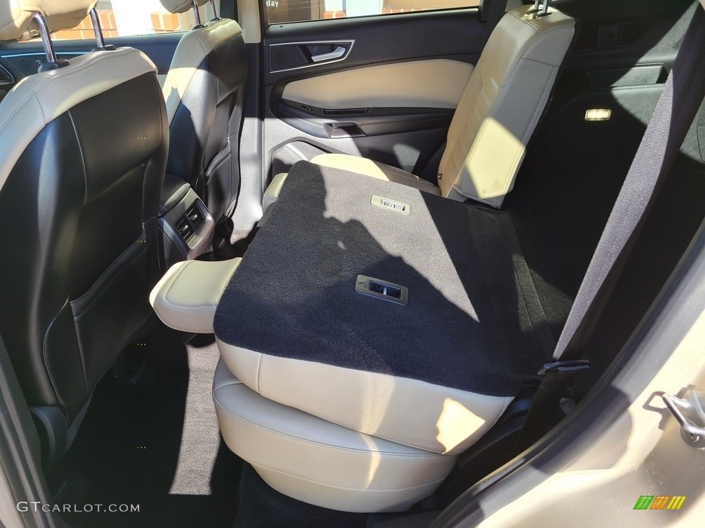 2017 Edge SEL AWD - White Gold Metallic / Dune photo #30