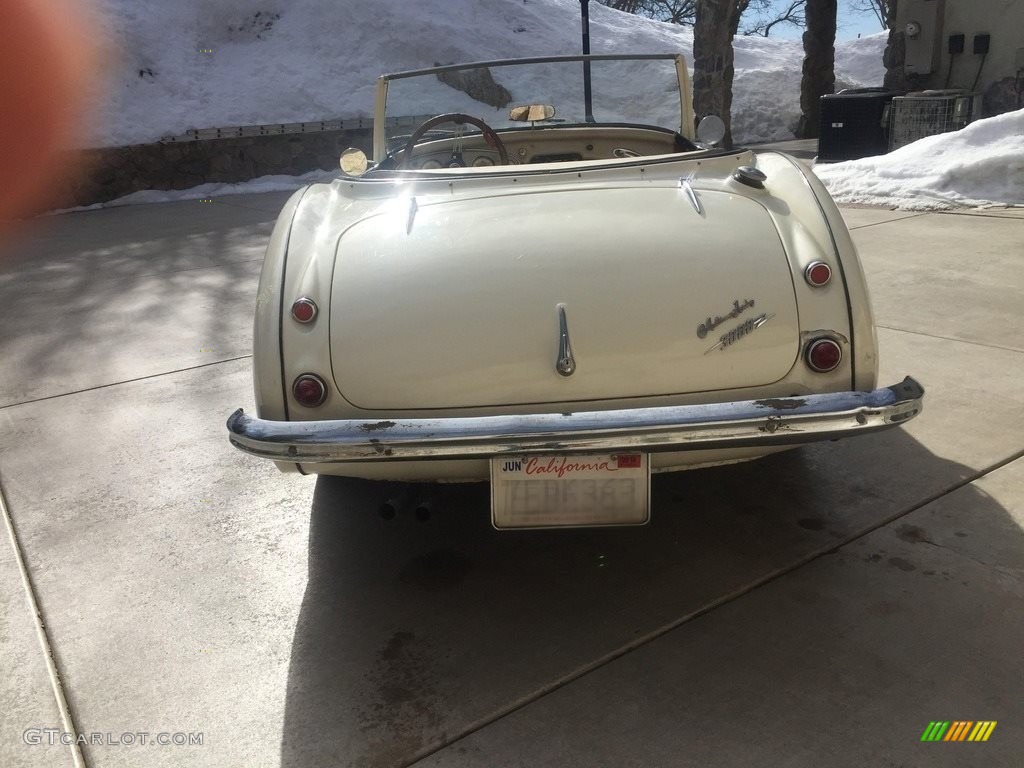 Old English White 1960 Austin-Healey 3000 MMk I BT7 2+2 Exterior Photo #140475004