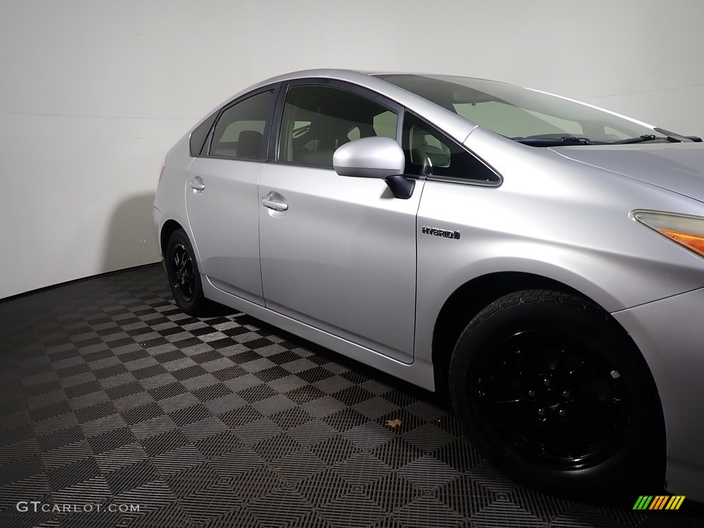 2012 Prius 3rd Gen Two Hybrid - Classic Silver Metallic / Dark Gray photo #3