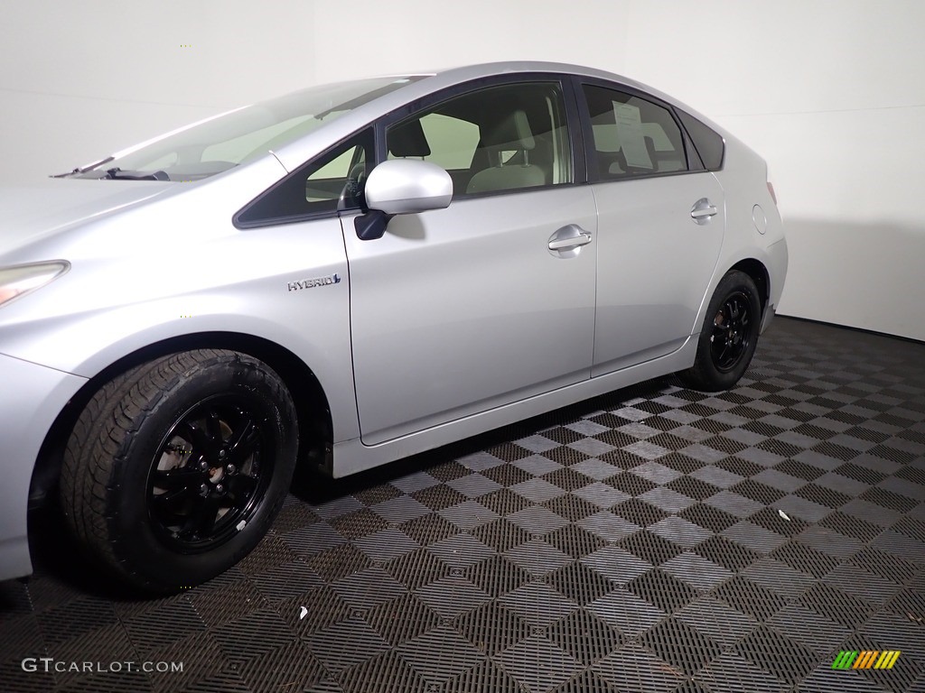 2012 Prius 3rd Gen Two Hybrid - Classic Silver Metallic / Dark Gray photo #9