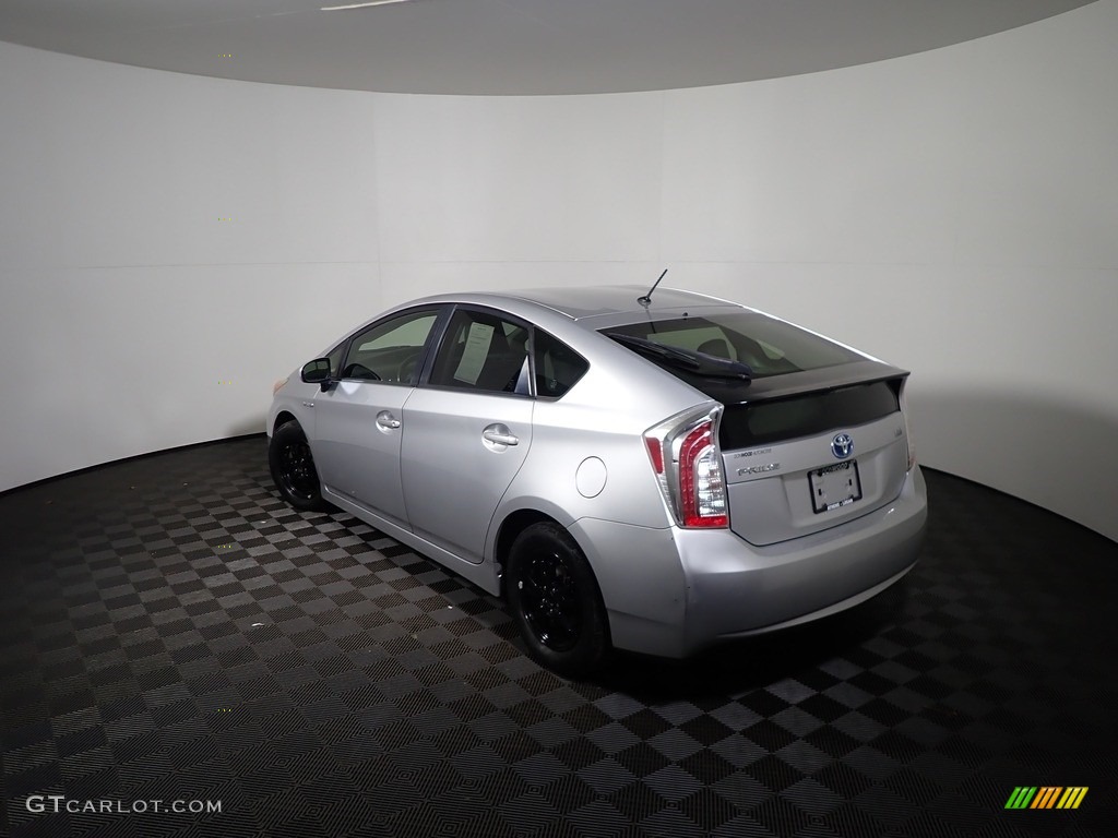 2012 Prius 3rd Gen Two Hybrid - Classic Silver Metallic / Dark Gray photo #11