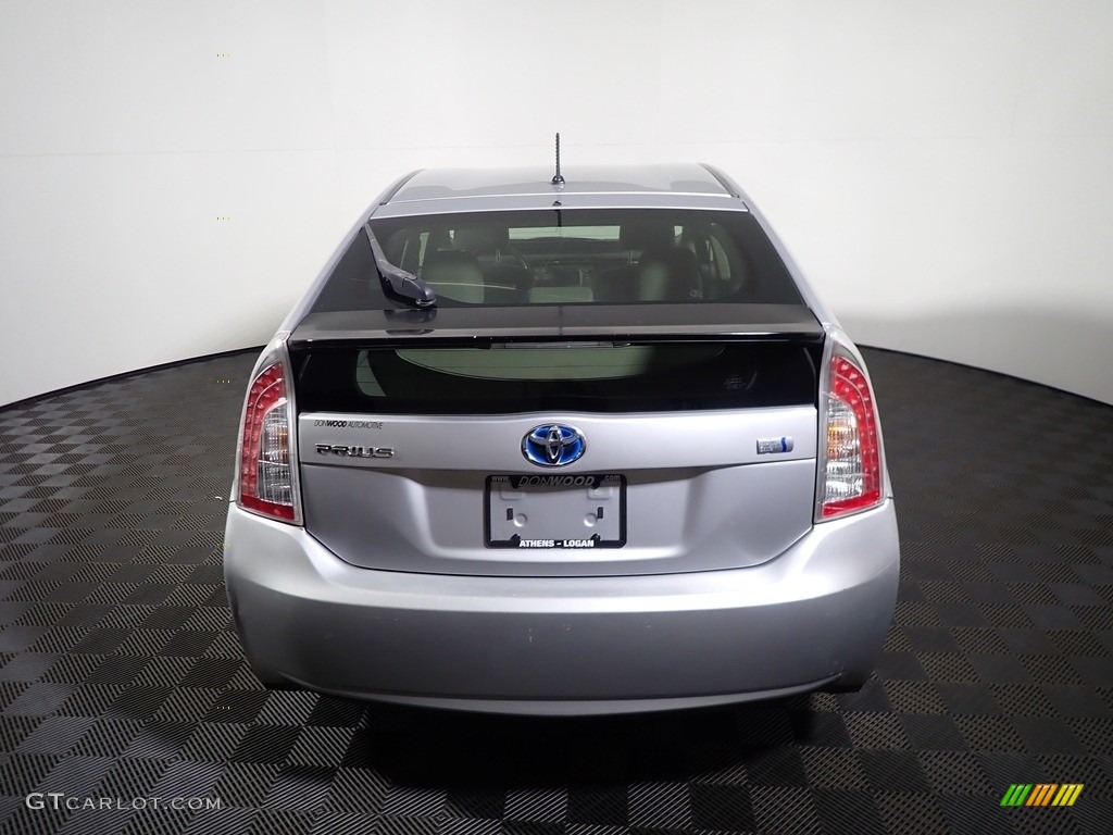 2012 Prius 3rd Gen Two Hybrid - Classic Silver Metallic / Dark Gray photo #12