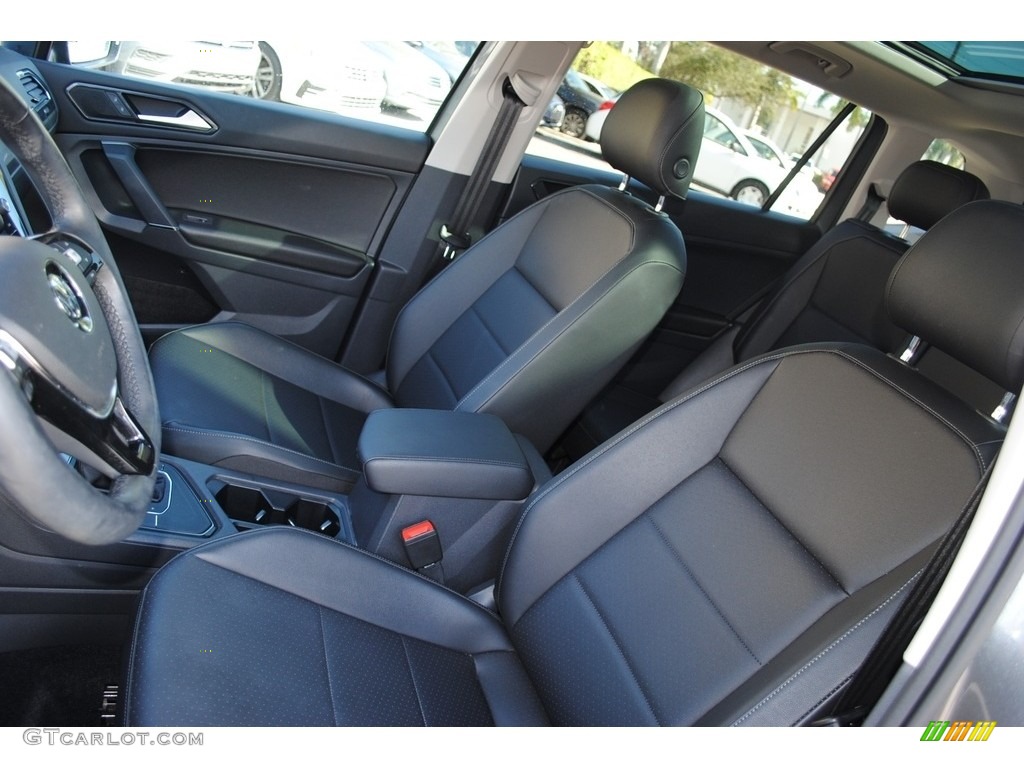 Titan Black Interior 2018 Volkswagen Tiguan SE Photo #140482918