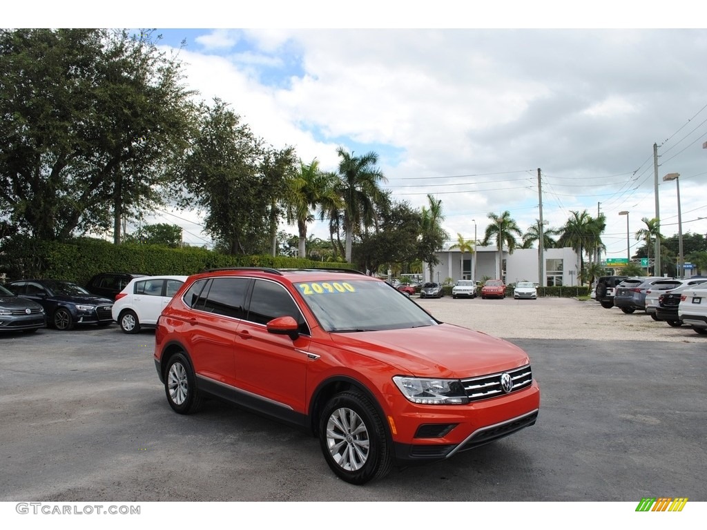 2018 Tiguan SE - Habanero Orange Metallic / Storm Gray photo #1