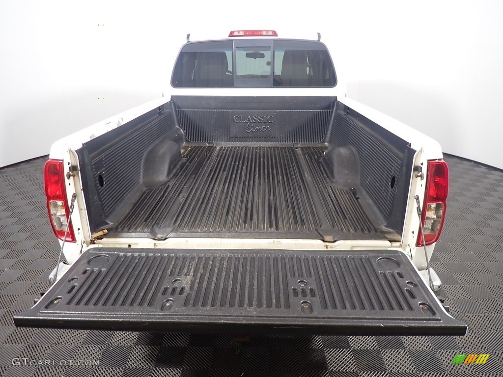 2006 Frontier XE King Cab - Avalanche White / Steel photo #14