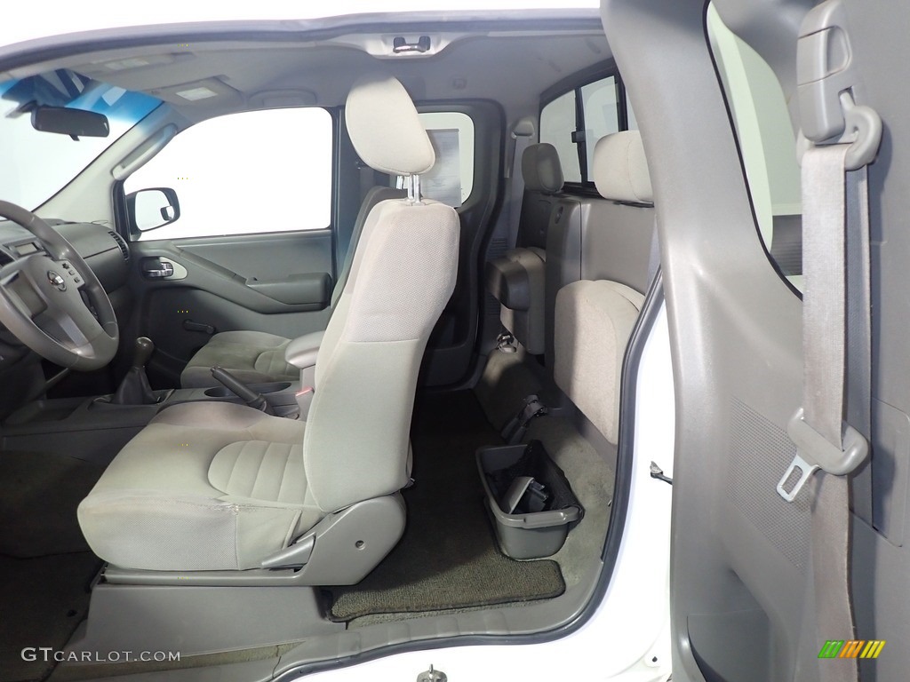 2006 Frontier XE King Cab - Avalanche White / Steel photo #32