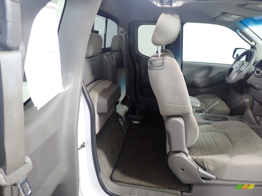 2006 Frontier XE King Cab - Avalanche White / Steel photo #34