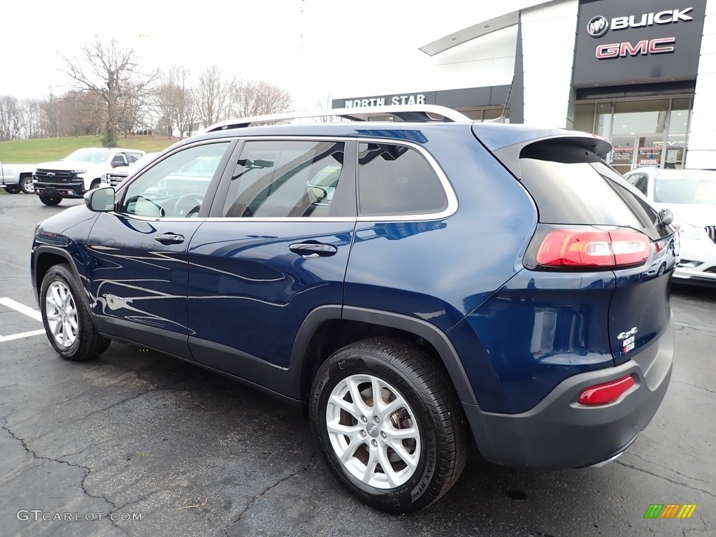 2018 Cherokee Latitude Plus 4x4 - Patriot Blue Pearl / Black photo #12