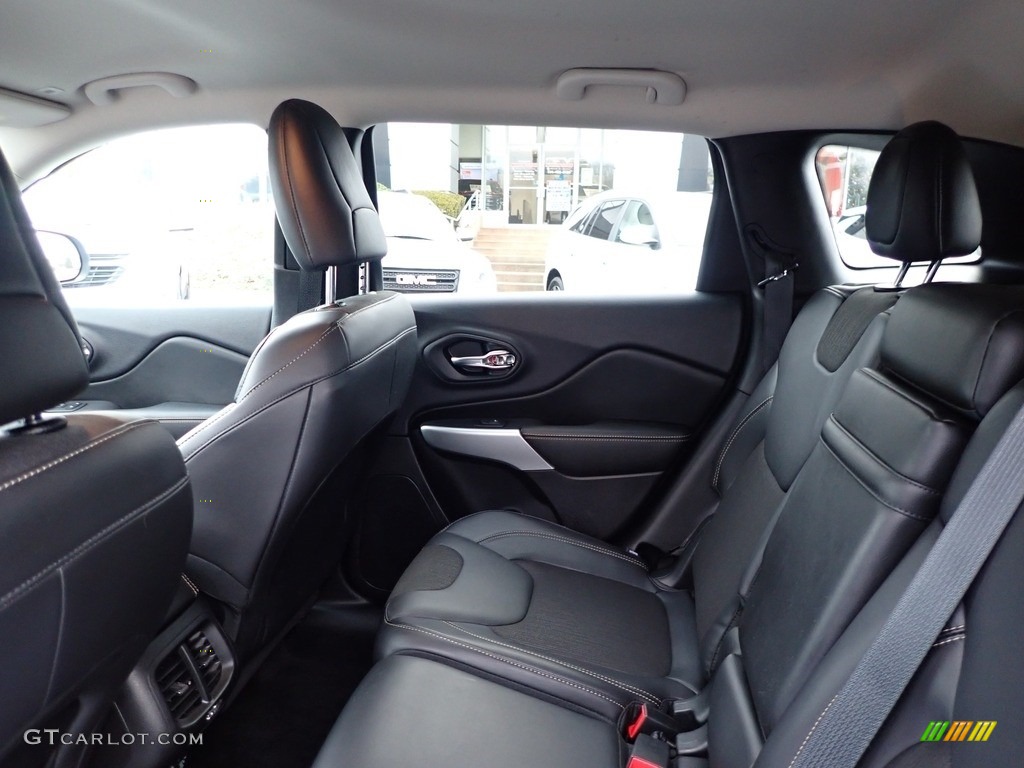 2018 Cherokee Latitude Plus 4x4 - Patriot Blue Pearl / Black photo #17