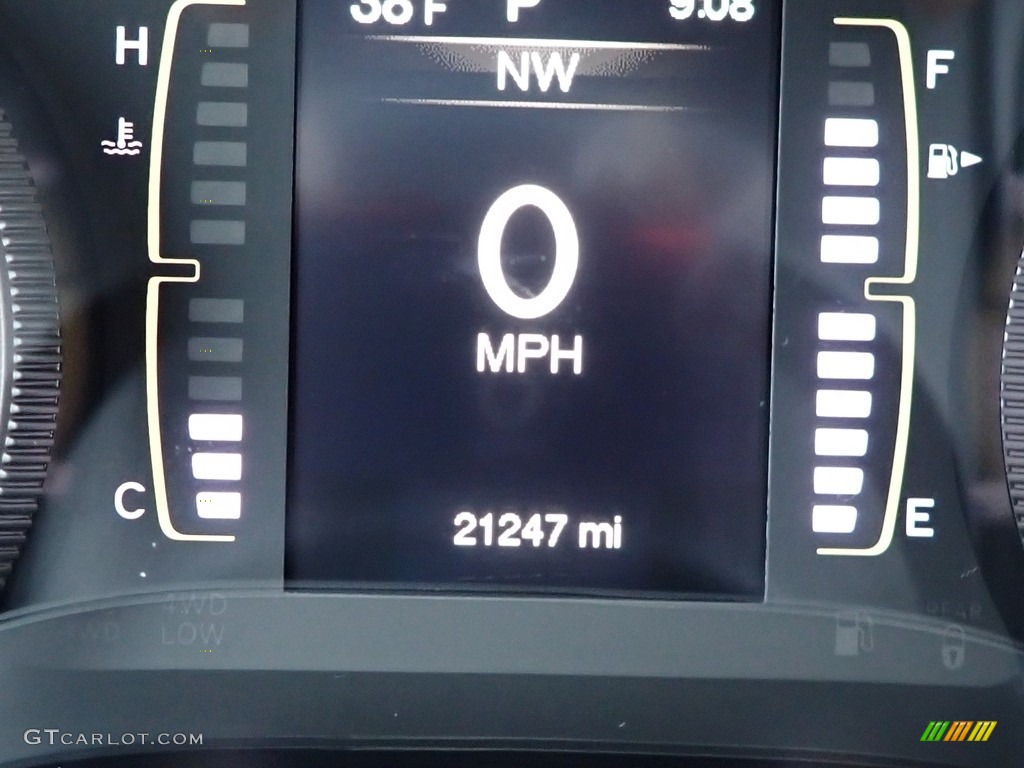 2018 Cherokee Latitude Plus 4x4 - Patriot Blue Pearl / Black photo #30