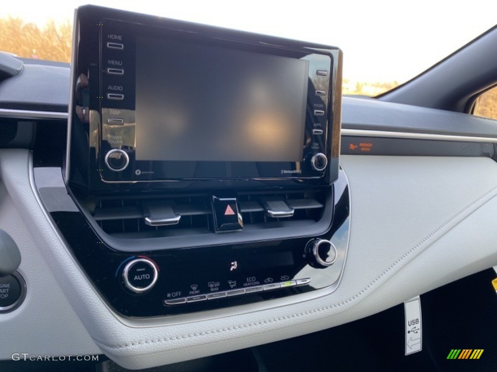 2021 Toyota Corolla SE Controls Photo #140495634