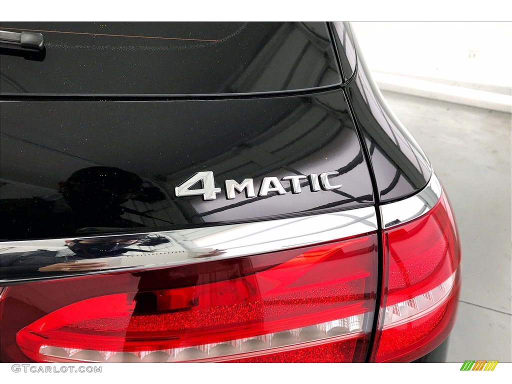 2017 E 400 4Matic Wagon - Black / Black photo #7