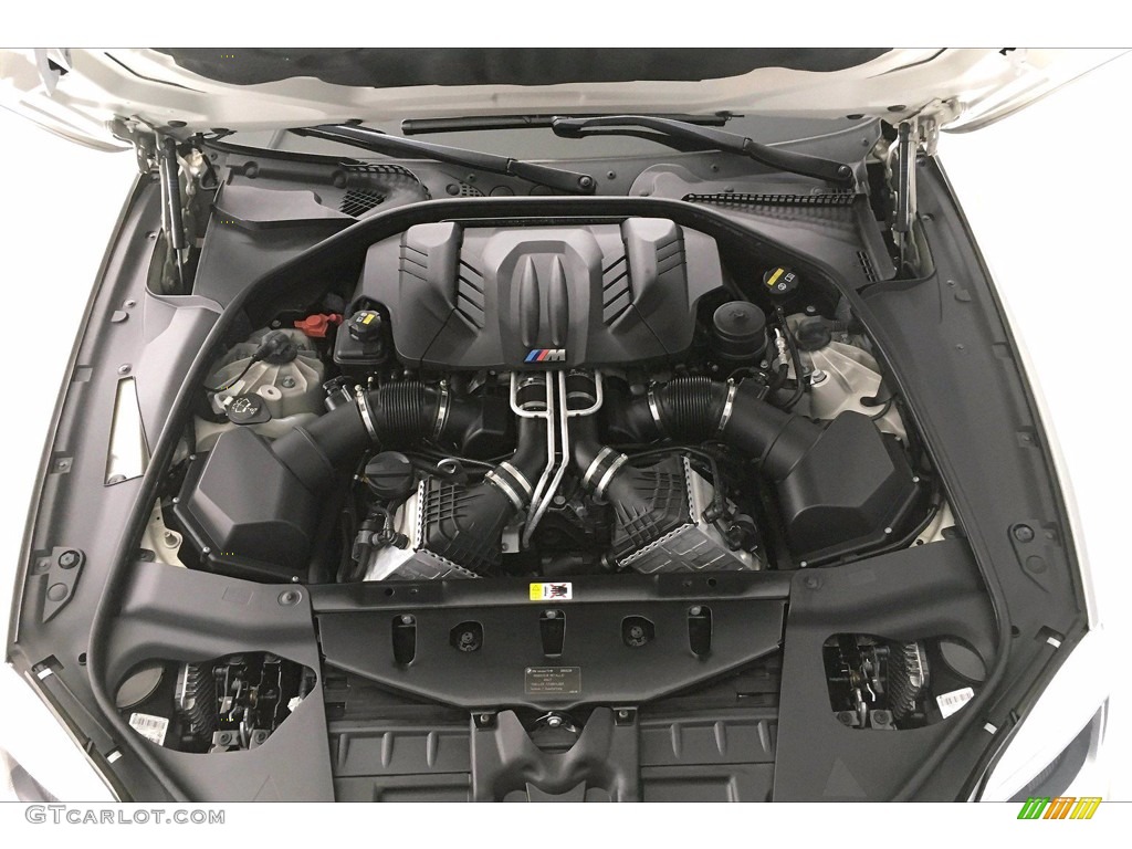 2018 BMW M6 Convertible Engine Photos
