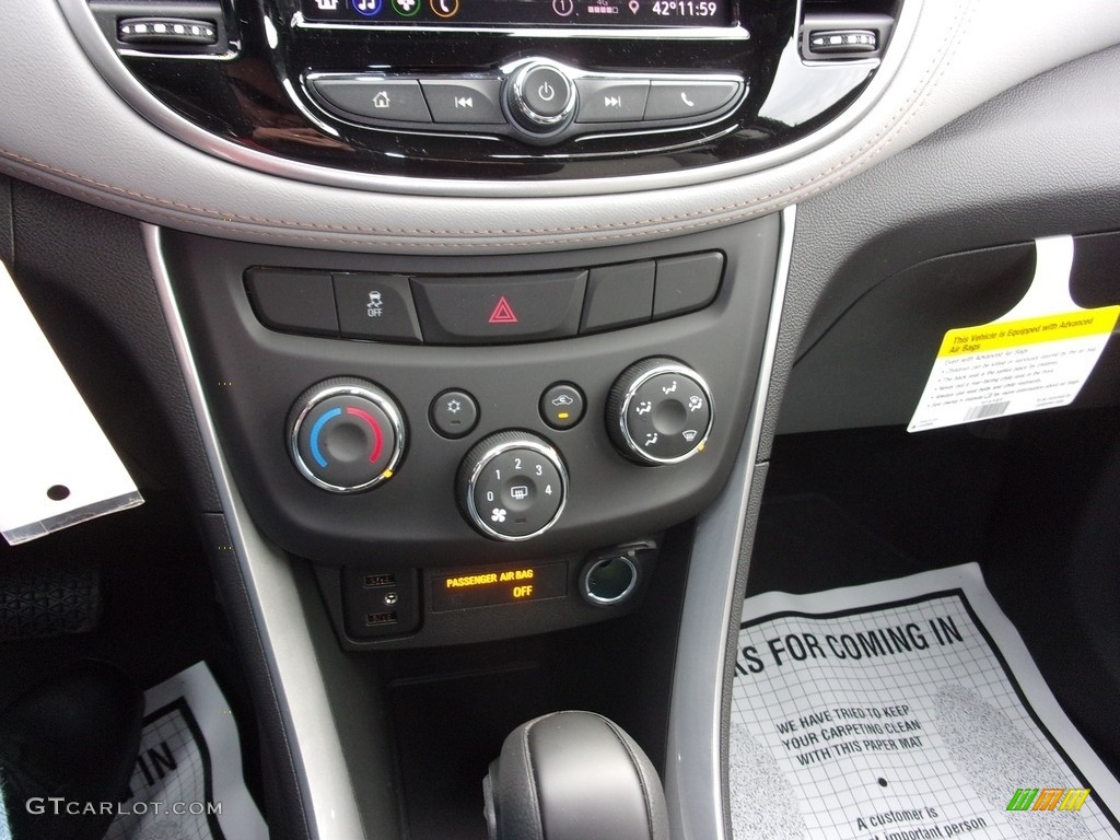 2021 Chevrolet Trax LS AWD Controls Photos