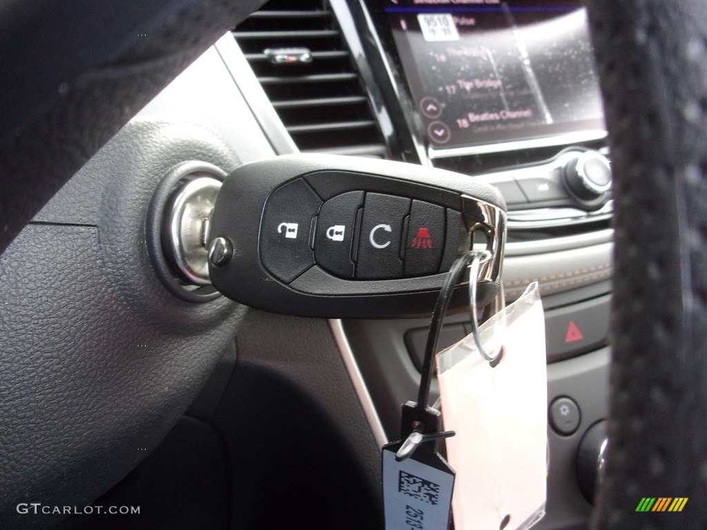 2021 Chevrolet Trax LS AWD Keys Photos