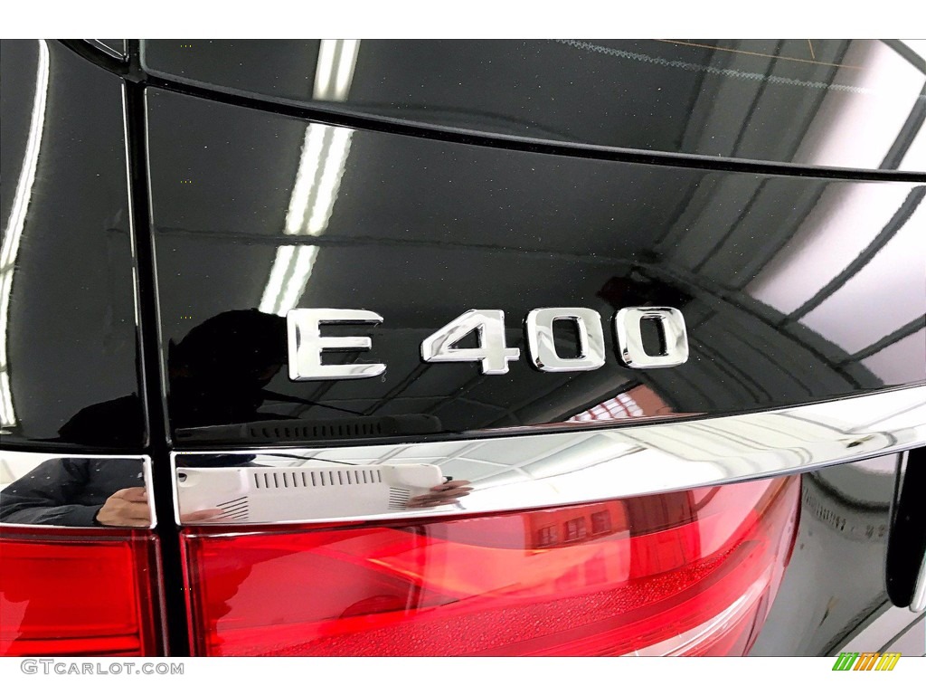 2017 E 400 4Matic Wagon - Black / Black photo #31