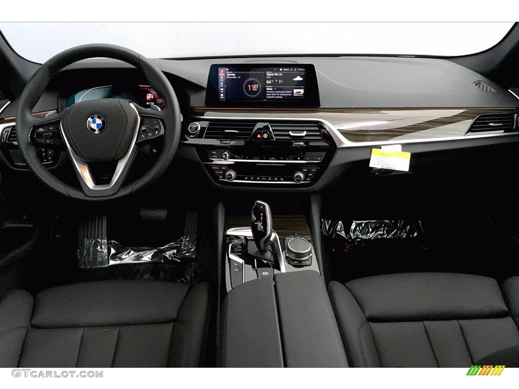 2020 5 Series 530i Sedan - Jet Black / Black photo #15