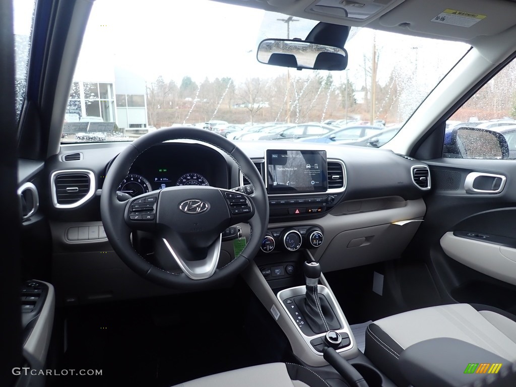 Gray Interior 2021 Hyundai Venue SEL Photo #140502816