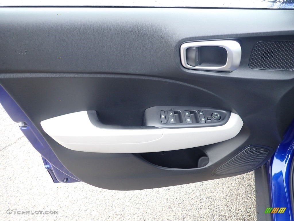 2021 Hyundai Venue SEL Gray Door Panel Photo #140502859