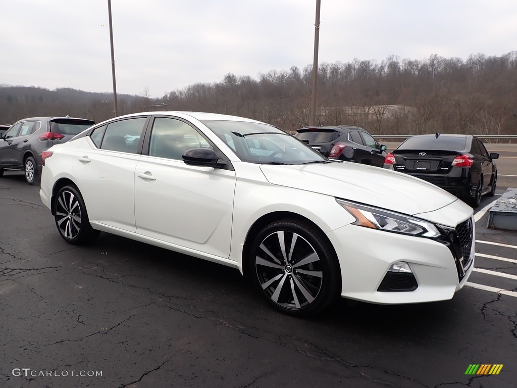 2019 Nissan Altima SR AWD Exterior Photos