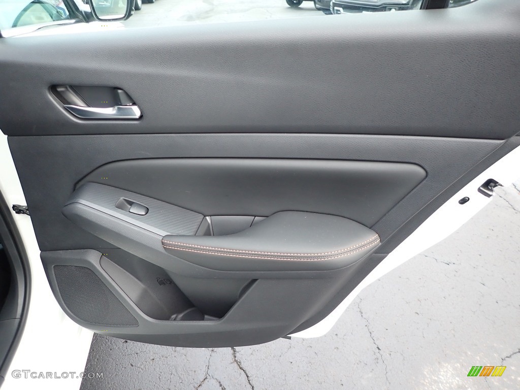 2019 Nissan Altima SR AWD Door Panel Photos