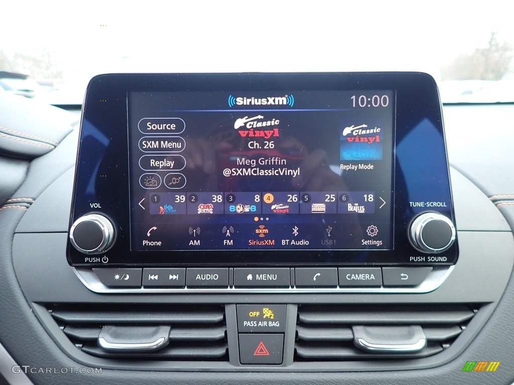 2019 Nissan Altima SR AWD Controls Photo #140507581