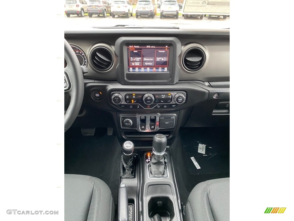 2021 Jeep Wrangler Sport 4x4 Controls Photo #140509171
