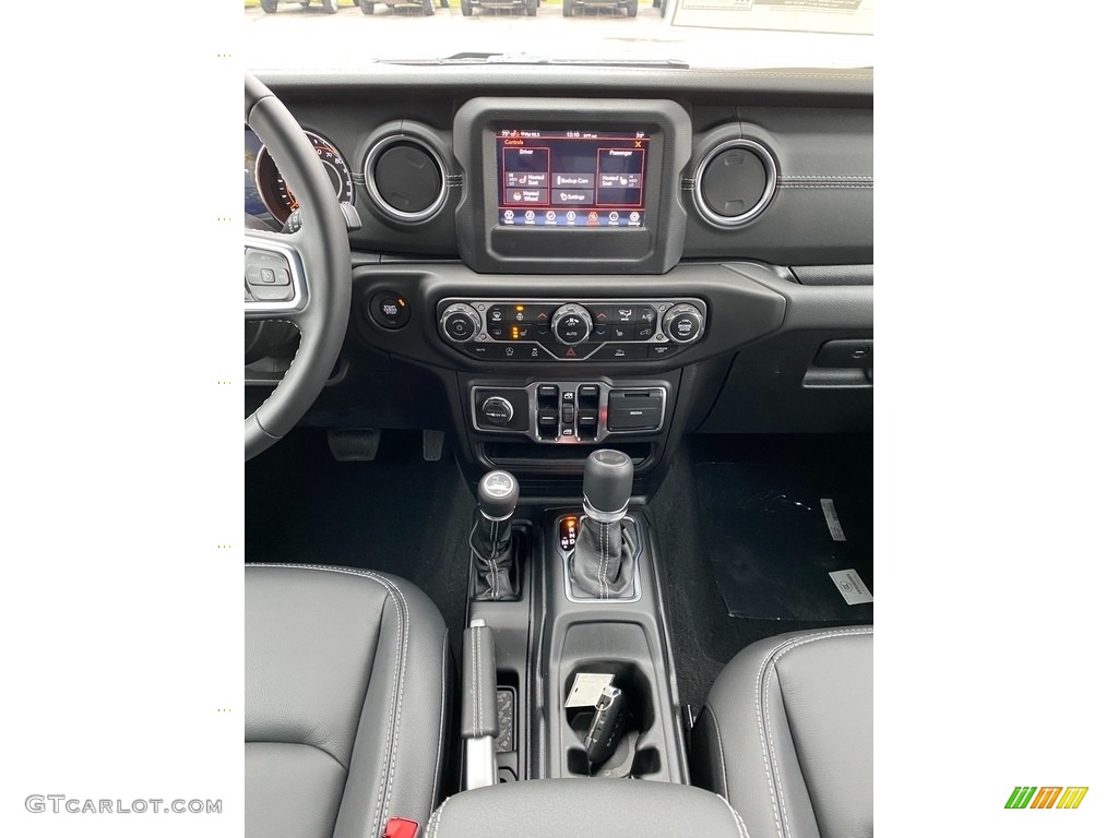 2021 Jeep Wrangler Unlimited Sahara 4x4 Controls Photo #140510447